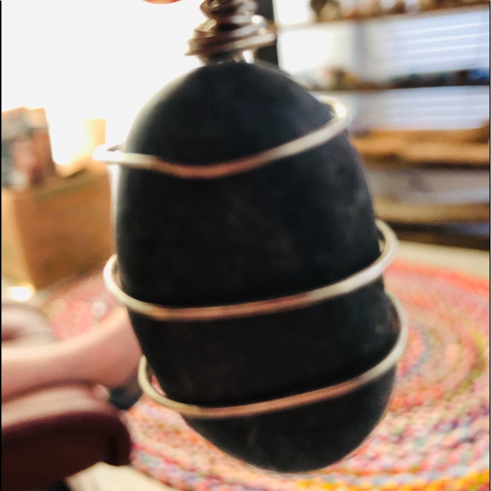 🌼🌼🌼River rock pendant